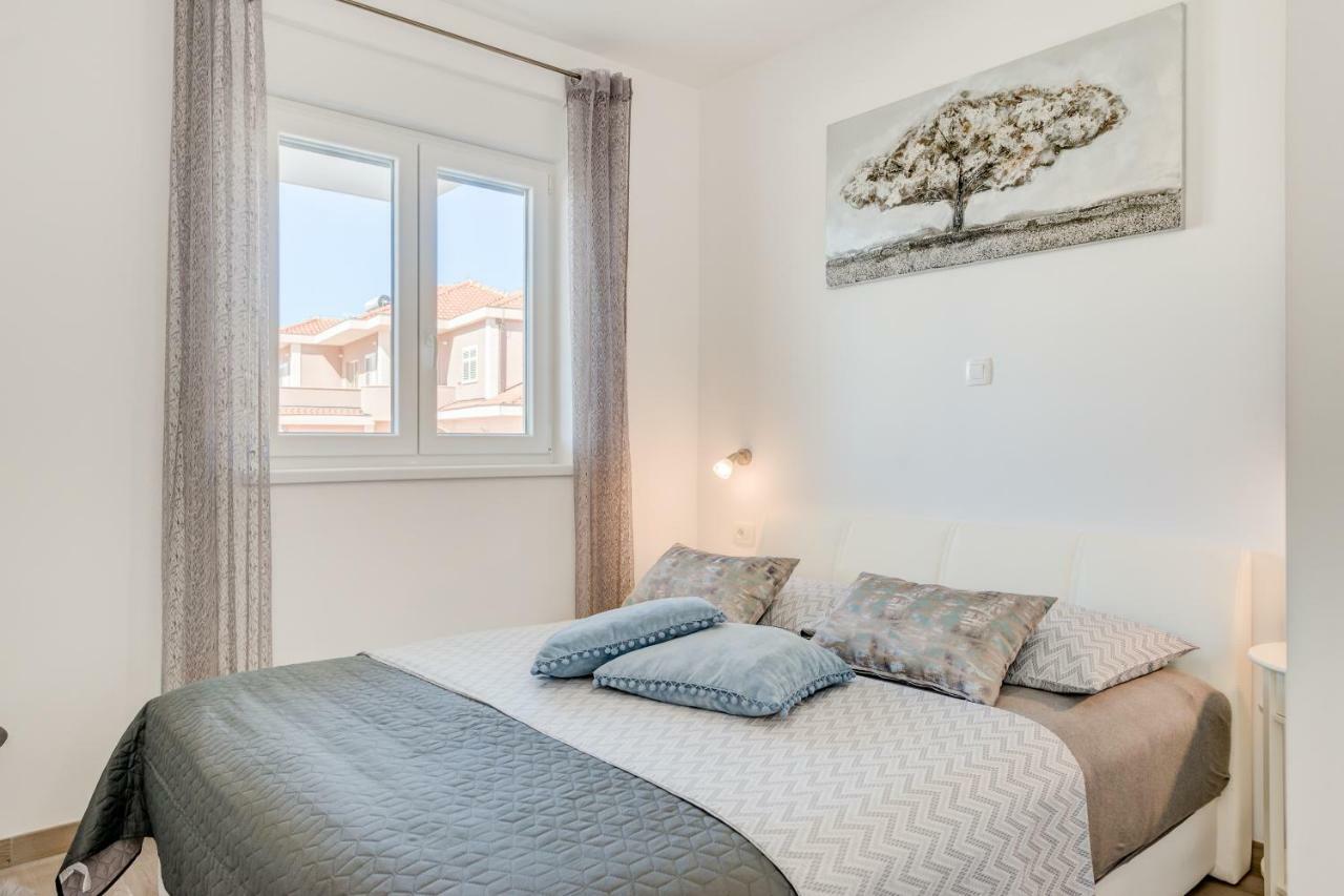 La Vie Est Belle Apartment Trogir Exterior photo