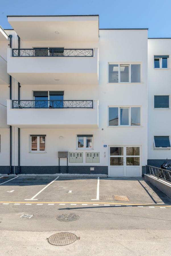 La Vie Est Belle Apartment Trogir Exterior photo