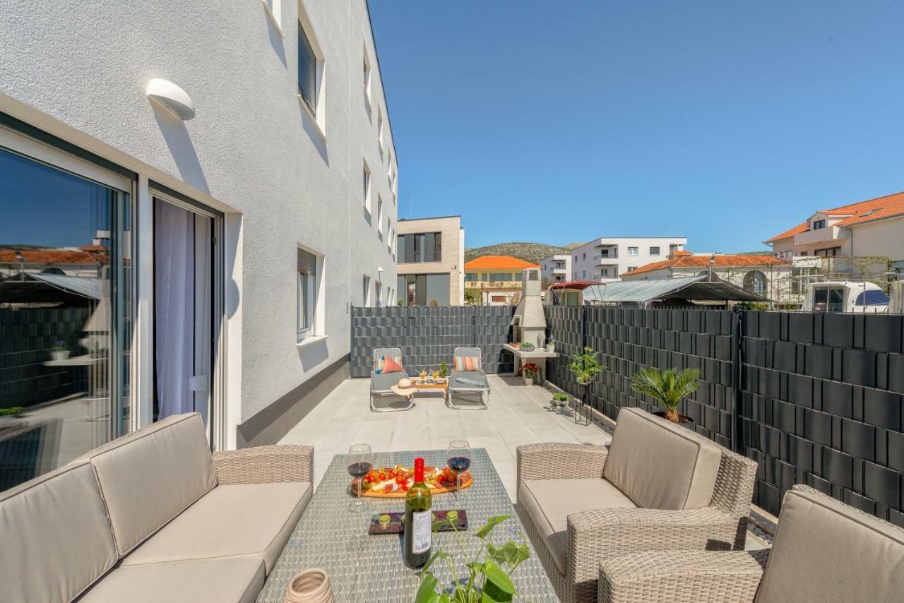 La Vie Est Belle Apartment Trogir Exterior photo